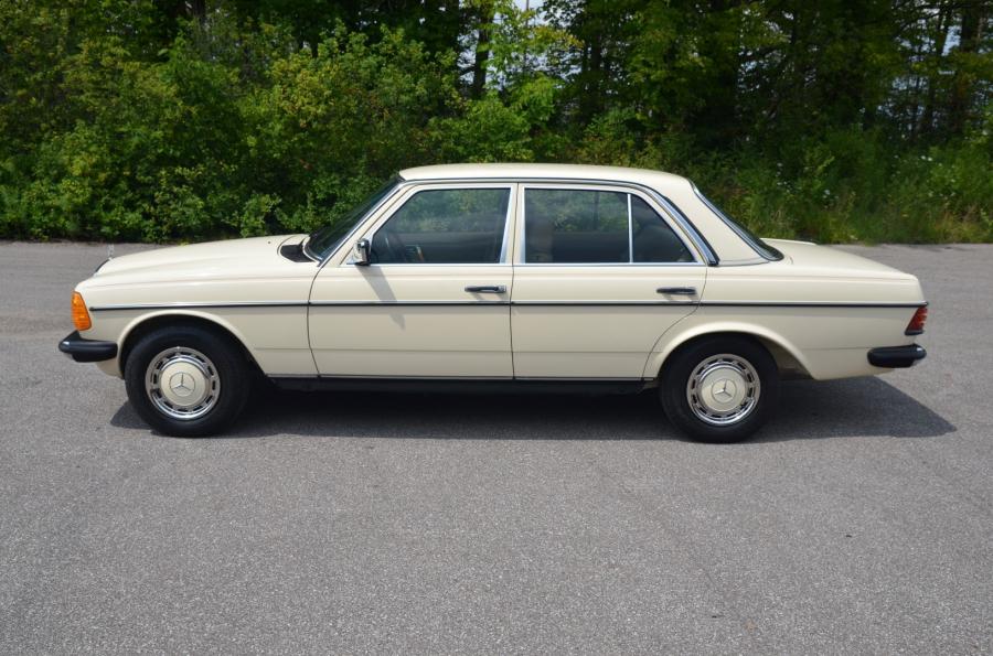  Mercedes-Benz 240 D (Bm.123.123) 1983 года  (EU) (фото 9 из 80)